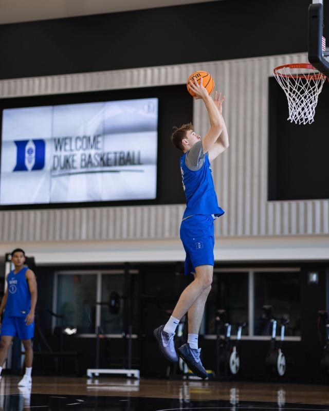 开云体育在线-准状元弗拉格闪耀纽约 篮网绝杀76人和他渐行渐远